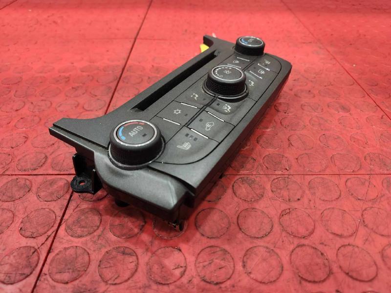2013 Chevrolet Malibu Heater A/C Control