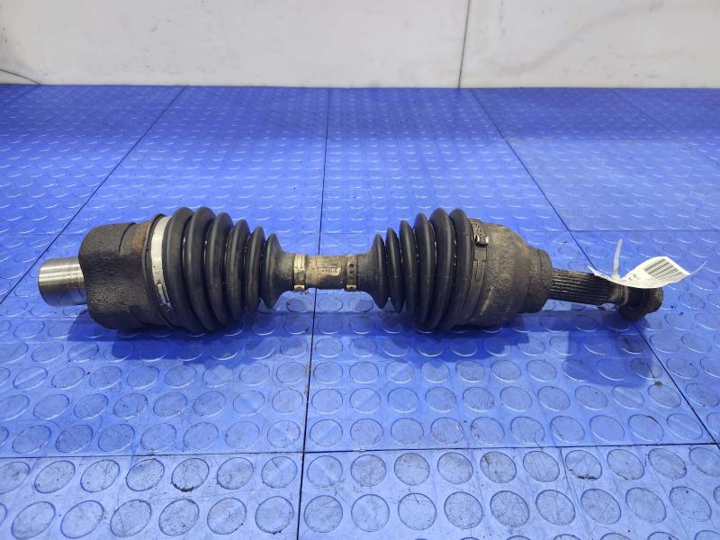 2004 Ford Explorer Axle Shaft