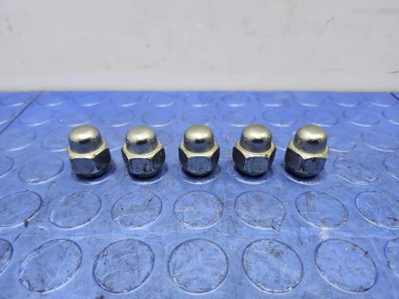 2016 Hyundai Tucson Lug Nuts