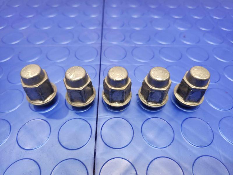 2019 Chevrolet Equinox Lug Nuts