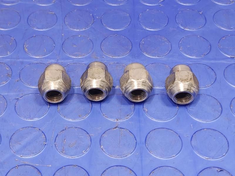 2013 Hyundai Accent Lug Nuts