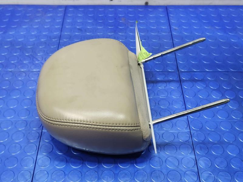 2003 Lincoln Town Car Headrest