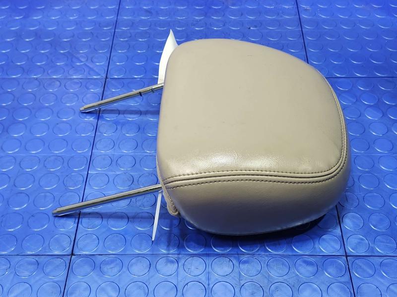 2003 Lincoln Town Car Headrest