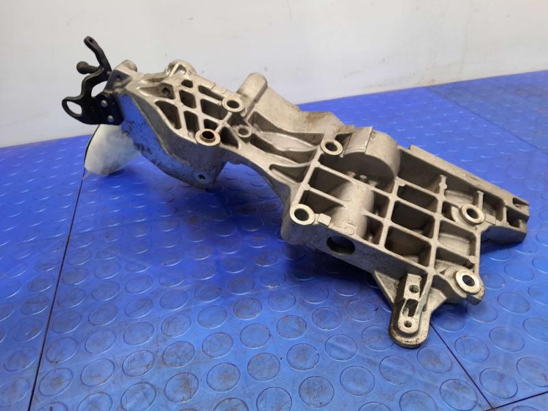 2012 Volkswagen Jetta A/C Compressor Bracket