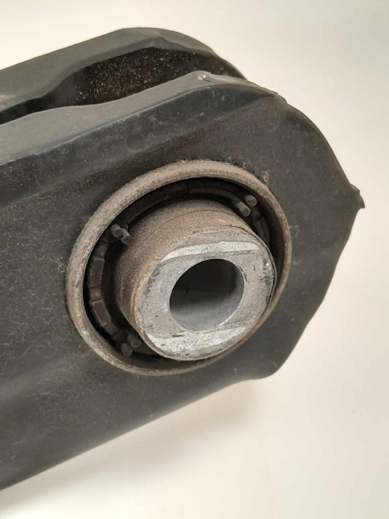 2015 Jeep Cherokee Lower Control Arm Rr