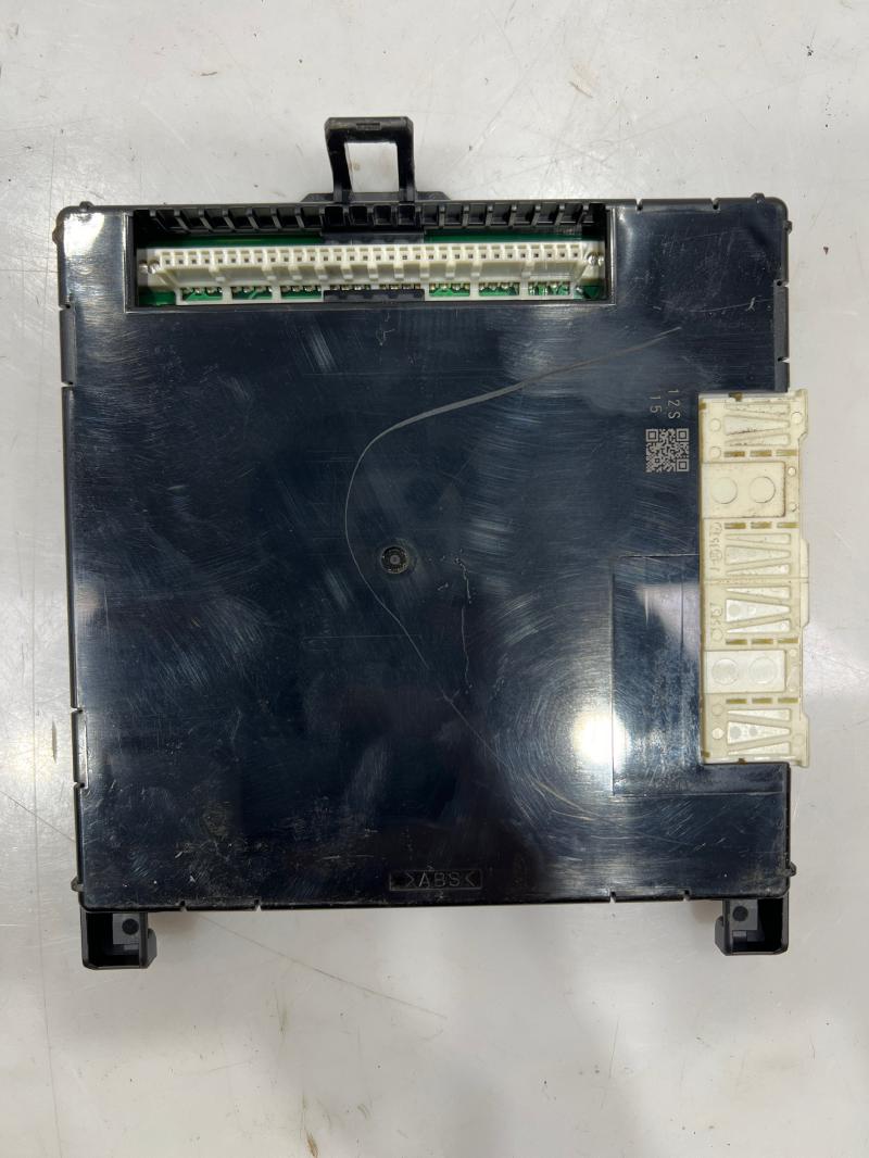 2016 Toyota Prius C 1.5L Multiplex Network Control Module OEM 89221-52700