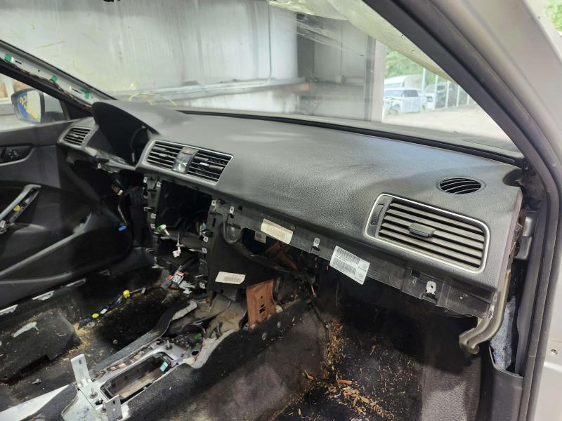 2015 Volkswagen Passat Dash Panel