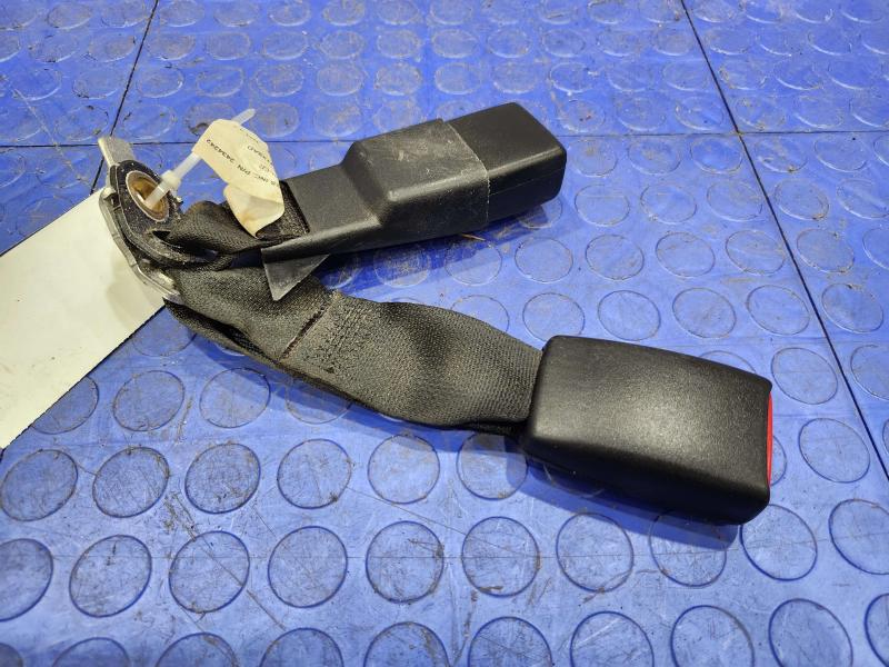 2013 Chrysler 300 Rear Seat Belt