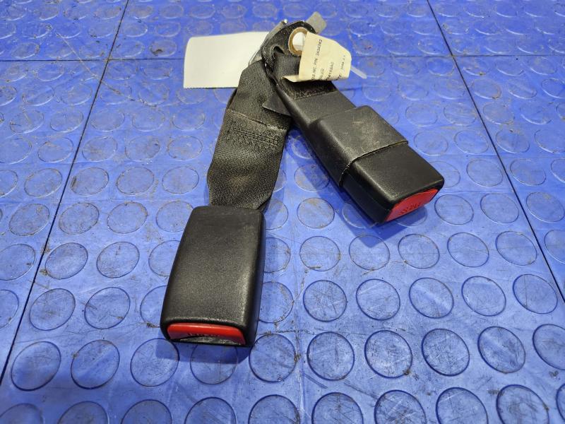 2013 Chrysler 300 Rear Seat Belt
