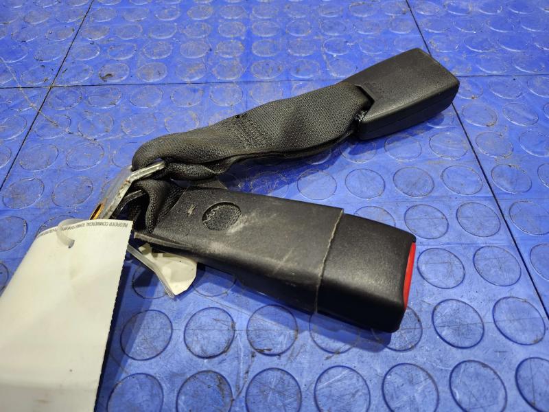 2013 Chrysler 300 Rear Seat Belt