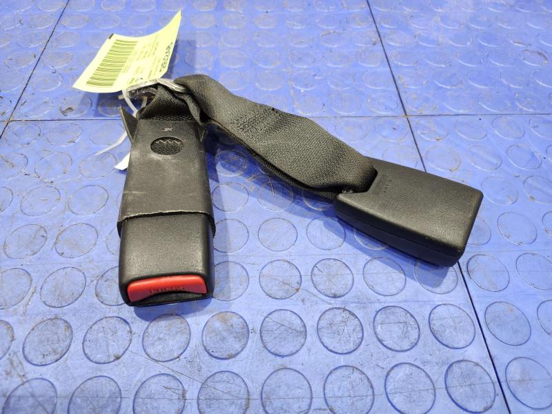 2013 Chrysler 300 Rear Seat Belt