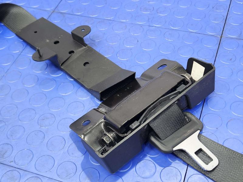 2019 Nissan Titan Rear Seat Belt