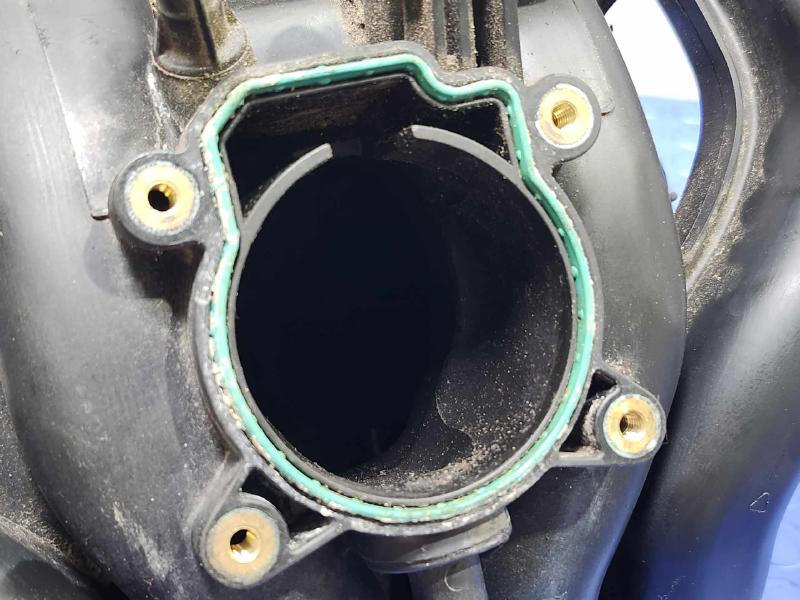 2010 Chevrolet Cobalt Intake Manifold