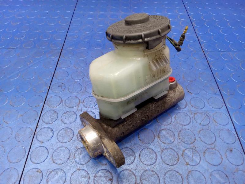 1998-2001 Honda CR-V Brake Master Cylinder Assembly w/o ABS OEM 46100S47013