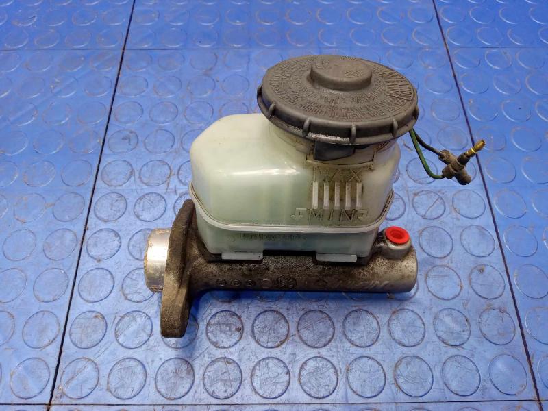1998-2001 Honda CR-V Brake Master Cylinder Assembly w/o ABS OEM 46100S47013