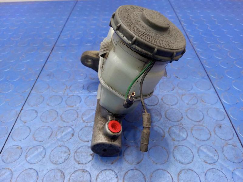 1998-2001 Honda CR-V Brake Master Cylinder Assembly w/o ABS OEM 46100S47013