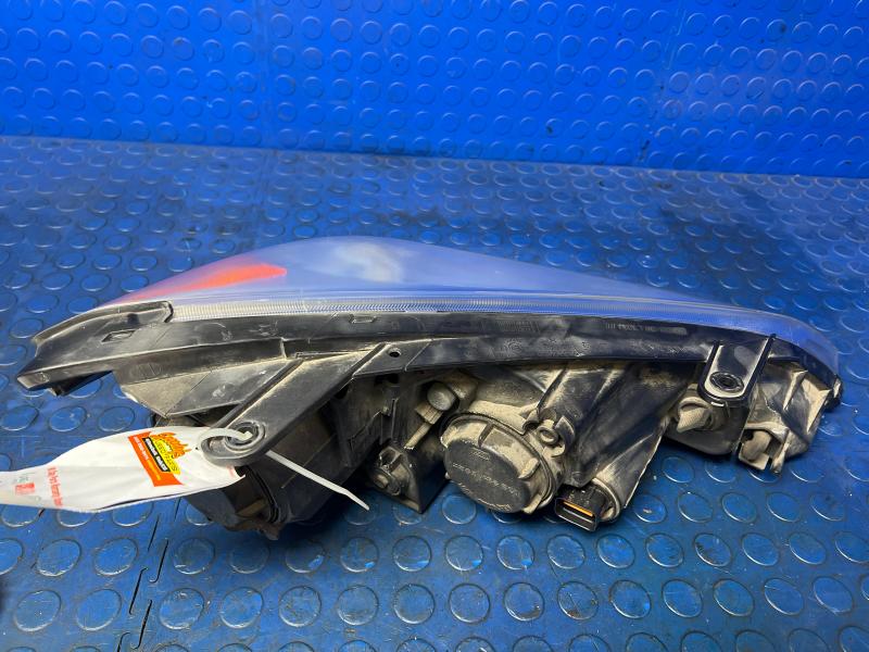 2010 Genesis Genesis Headlamp Assembly