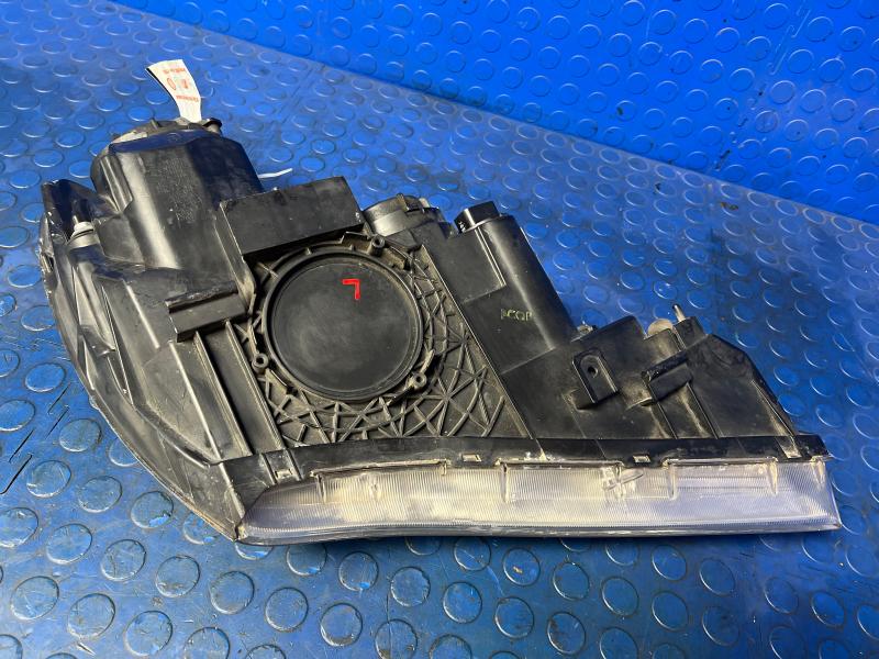 2010 Genesis Genesis Headlamp Assembly