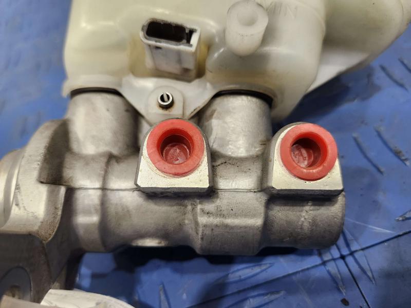 2015 Subaru Forester Master Cylinder