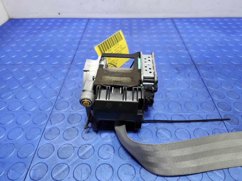 2015 Audi A4 Front Seat Belt