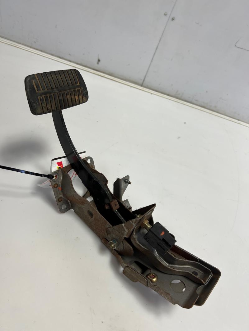 2005 - 2009 Subaru Legacy Outback Brake Pedal Assembly OEM