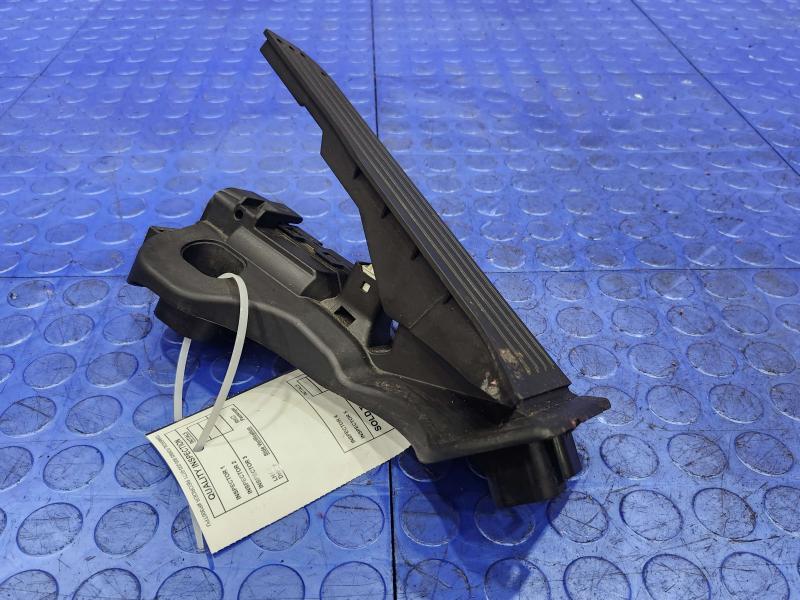 2020 Volkswagen Passat Pedal Assembly