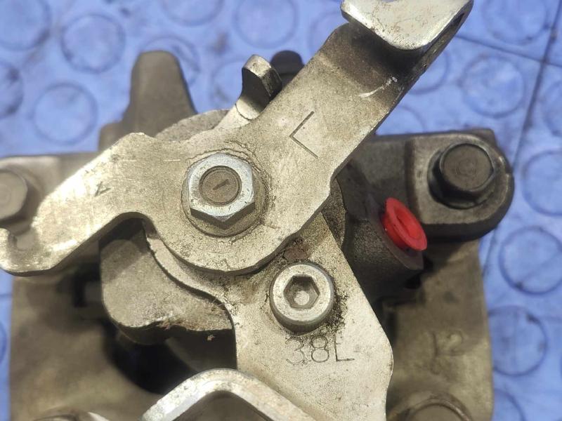 2016 Toyota Prius Caliper
