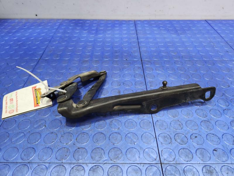 2010 Dodge Challenger Hood Hinge
