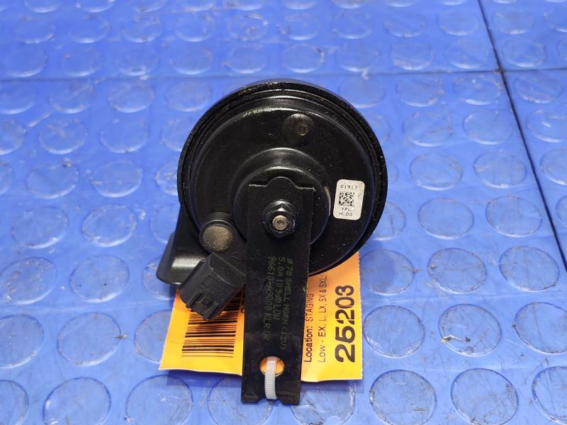 2015-2018 Kia Sedona OEM Low Note Horn Assembly Genuine 96610A9000