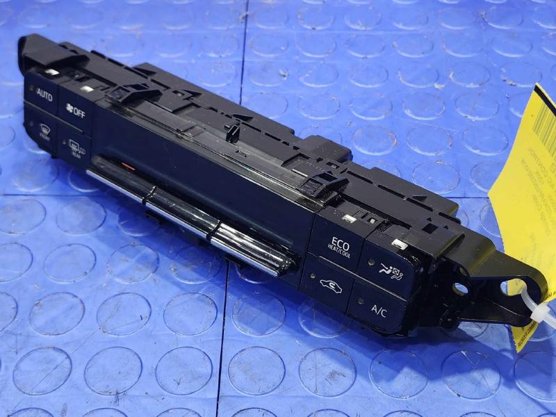 2016 Toyota Prius Heater A/C Control