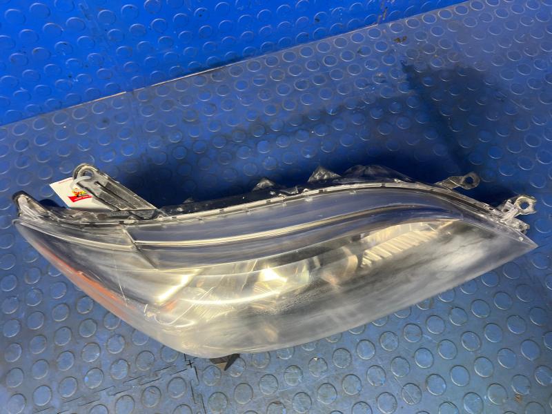 2011 Toyota Sienna Headlamp Assembly