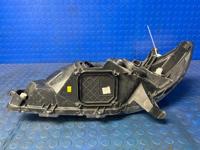2011 Toyota Sienna Headlamp Assembly