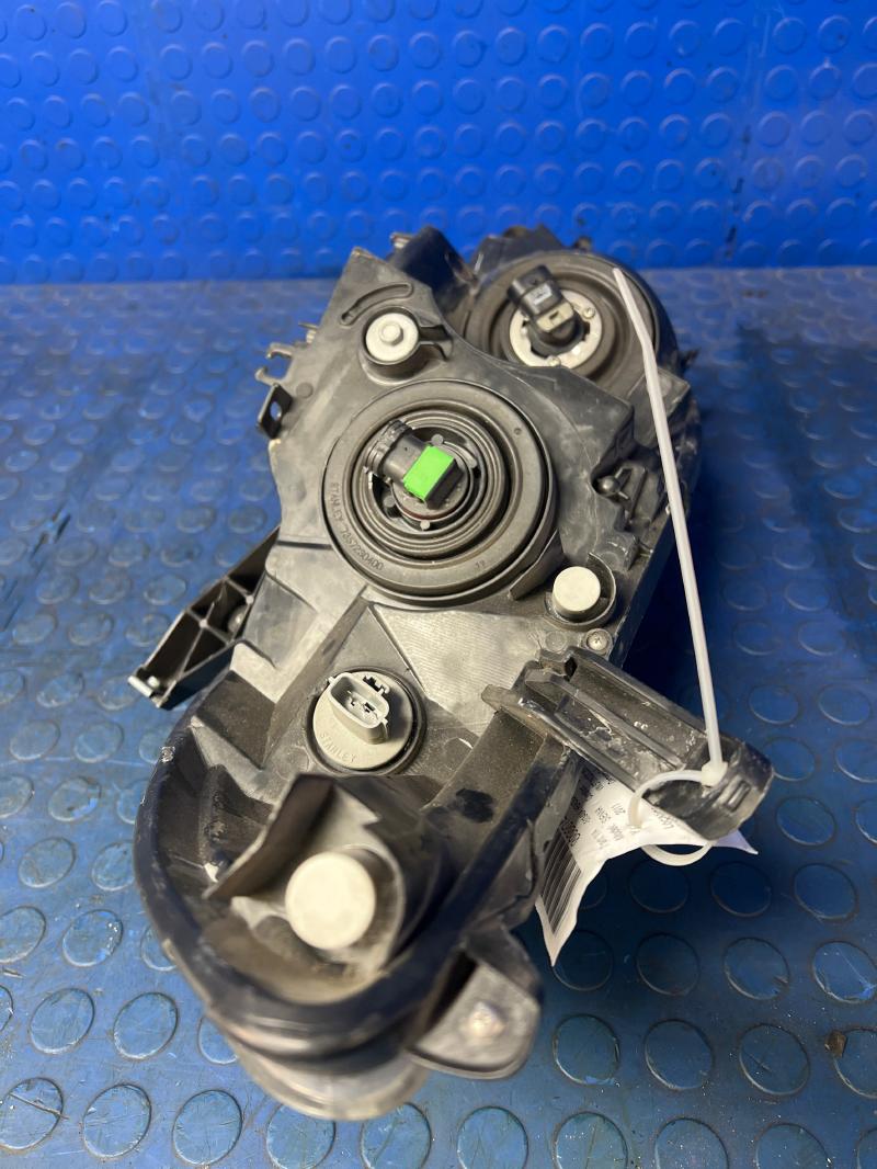2011 Toyota Sienna Headlamp Assembly