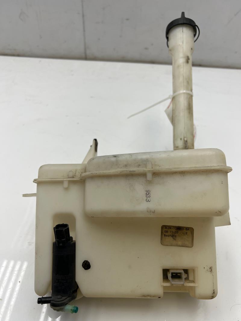 2004 Lincoln Aviator Washer Bottle