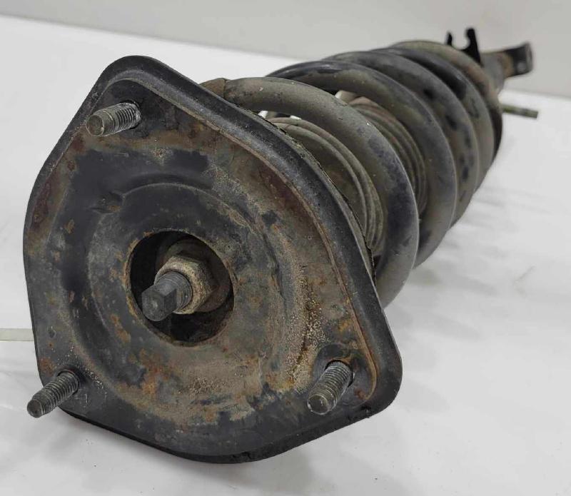 2003 - 2006 Nissan 350Z Front Strut Assembly RH Passenger Side OEM 56110CD027