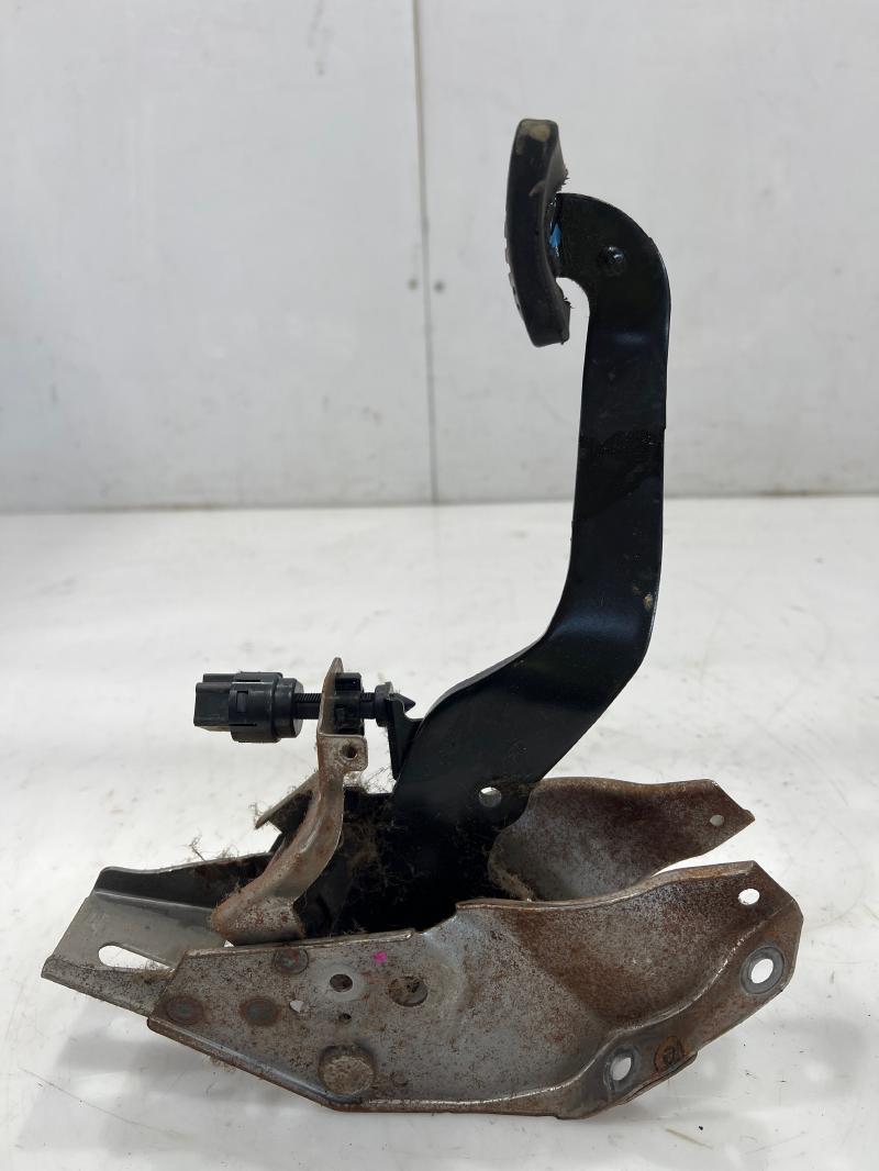 2006 - 2011 Honda Civic Brake Pedal Assembly OEM 46600-SNE-A81