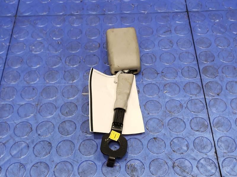 2016 Kia Sedona Rear Seat Belt