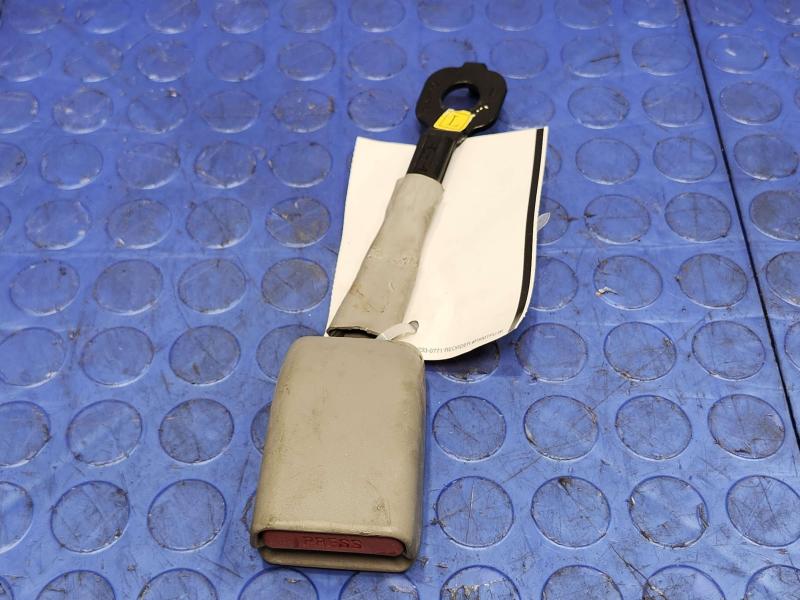 2016 Kia Sedona Rear Seat Belt