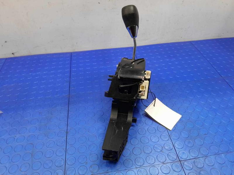 2012-2020 Toyota Sienna Automatic Shifter Assembly Genuine OEM 3356008020