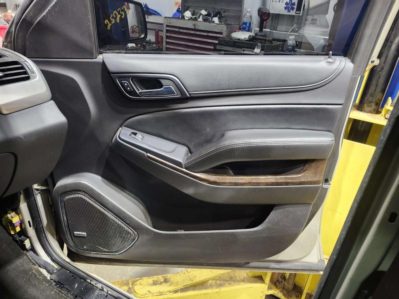 2015 Chevrolet Tahoe Front Door Trim Panel