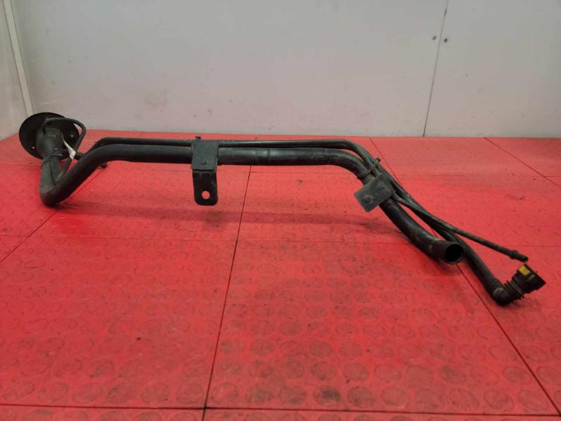 2008-2010 Saturn Vue Fuel Filler Neck Assembly Filler Pipe OEM 25891657
