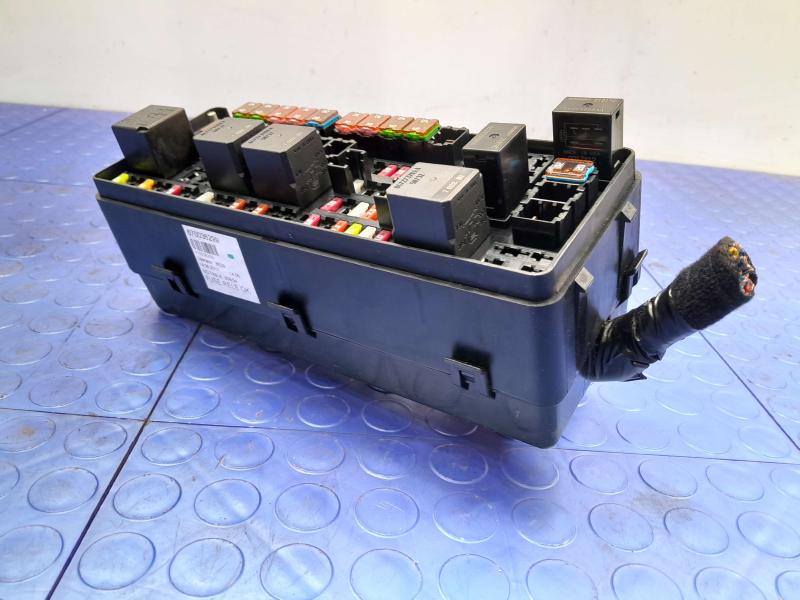2018 Maserati Ghibli Cabin Fuse Box