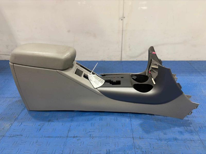 2007 Toyota RAV4 Front Console