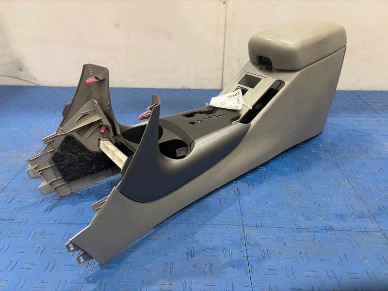 2007 Toyota RAV4 Front Console