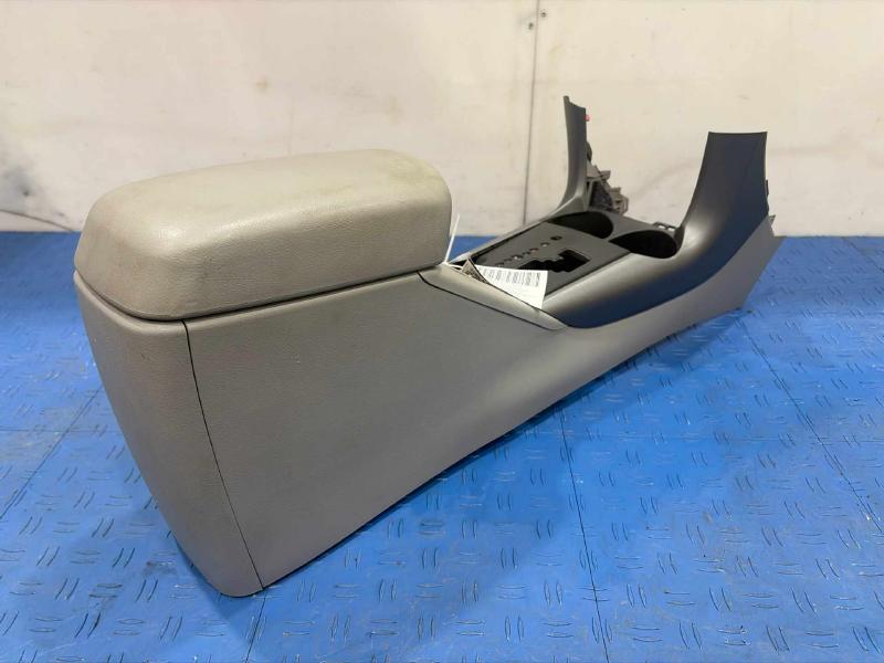 2007 Toyota RAV4 Front Console