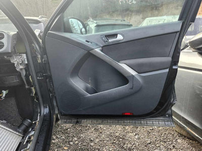 2009 Volkswagen Tiguan Front Door Trim Panel