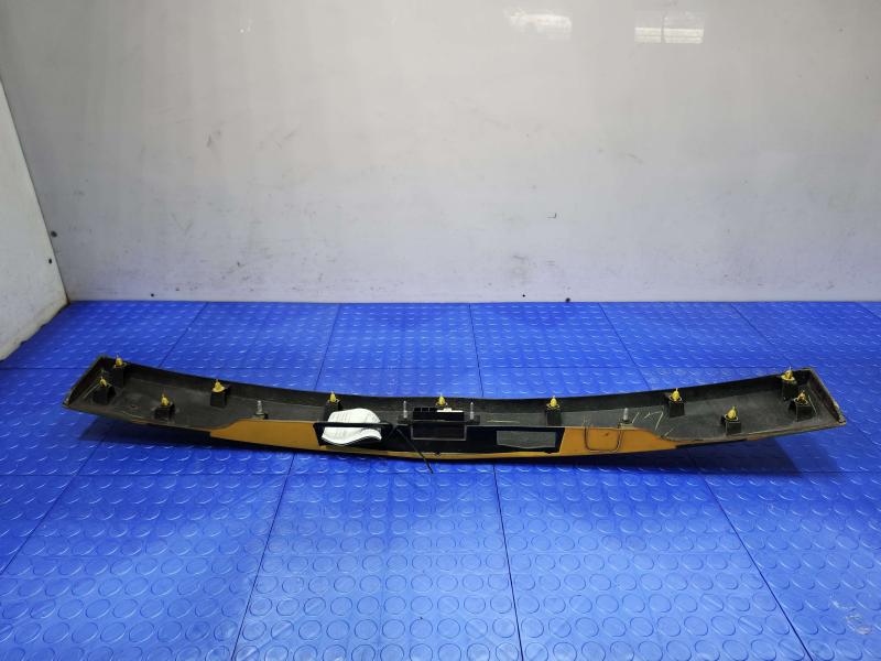 2010 Toyota Prius Tail Finish Panel