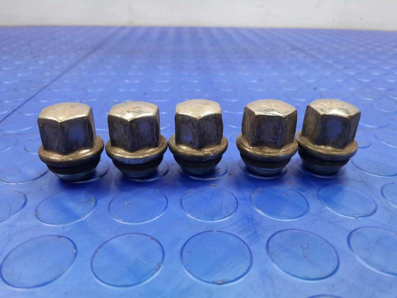 2015 Dodge Charger Lug Nuts
