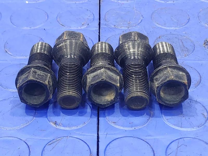 2017 MINI Cooper Lug Nuts