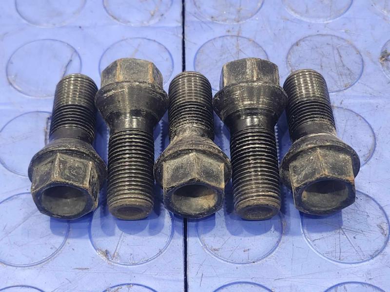 2017 MINI Cooper Lug Nuts